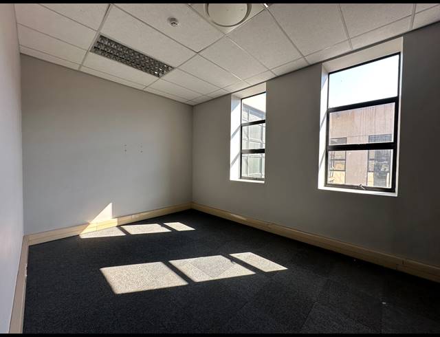 155.30M² OFFICE TO LET IN ECO PARK ESTATE